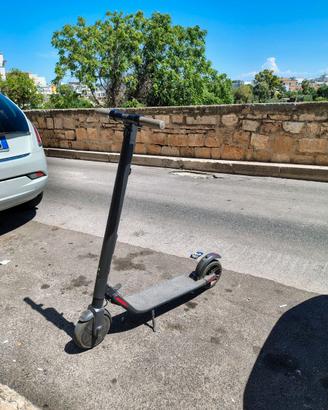Monopattino elettrico Ninebot  Segway ES2