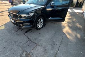VOLVO XC 40