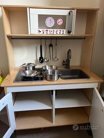 Cucina giocattolo