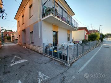 Appartamento ORA piano terra 1 villa indipendente