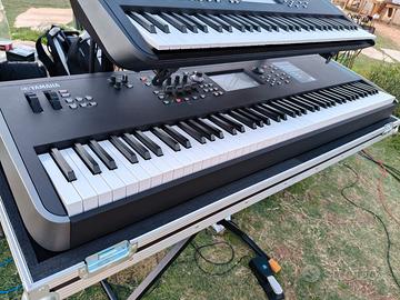 Tastiera sintetizzatore Yamaha modx8 con custodia