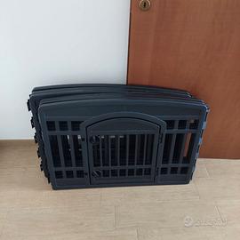 Recinto per animali con porta