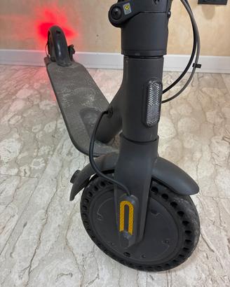 Monopattino Mi Electric Scooter 1S