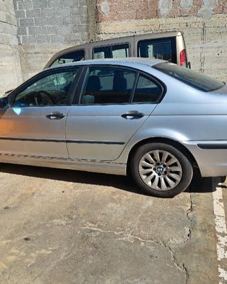 BMW 318I 