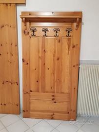 Appendiabiti in legno di pino