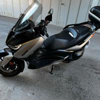Yamaha XMax 400  Momo design