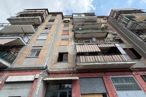 3 LOCALI A NAPOLI
