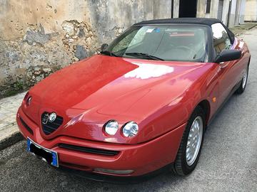 Alfa Romeo Spider 2000 twin spark