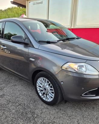Lancia Ypsilon 1.2 69 CV 5 porte Platinum