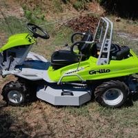 Trattorino taglia erba trincia scalcia tutto grill