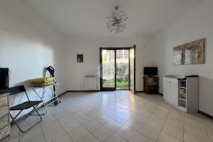 MONOLOCALE A MONTEROTONDO