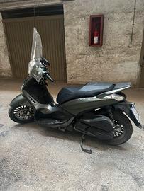 SCOOTER BEVERLY 300