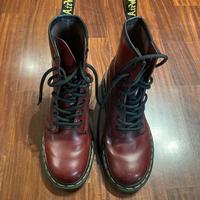 Dr. Martens cherry red numero 36