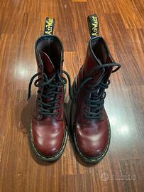 Dr. Martens cherry red numero 36