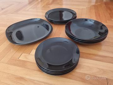 set piatti IKEA neri