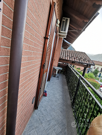 4 LOCALI in piccolo villaggio. 1°piano e mansarda