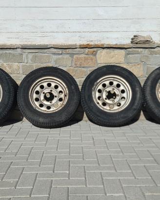 Cerchi e gomme Suzuki Jimny 