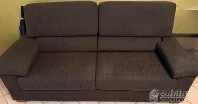 Divano 3 posti pari al nuovo prezzo trattabile