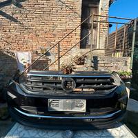 Paraurti anteriore nero VW Tiguan Life 2022
