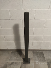 Supporto montante telescopico per scale interne