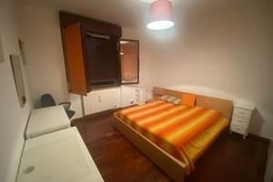 Stanza singola libera a Lecco