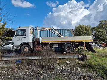 IVECO 65 TURBOZETA CON GRU