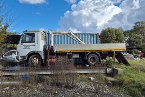 IVECO 65 TURBOZETA CON GRU