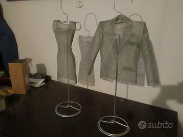 modelli in scala vestito donna e vestito uomo