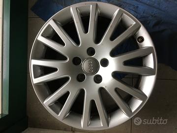 Cerchi in lega di 17 originali Audi