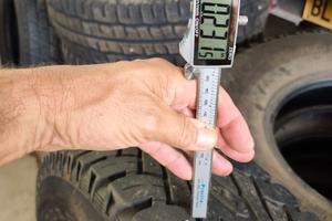 4 PNEUMATICI  235/85/R16 C LAND ROVER 114/111 Q
