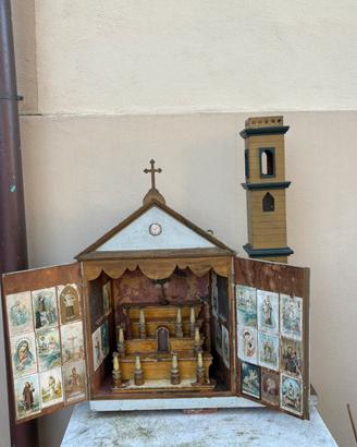 Tabernacolo antico a forma di chiesetta