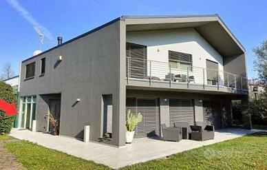 Immobile in asta di 682 m² con 1 locale a Legnano