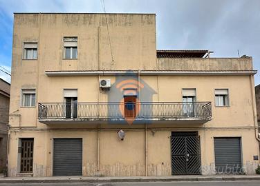 Castelvetrano Ind. Con Magazzino Garage E Terrazzo