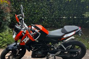 KTM Duke 125 - Scarico Arrow - Perfetta