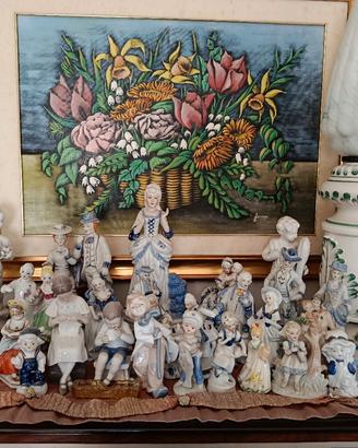 vari articoli in porcellana e vaso antico