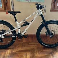 Commencal dh  24”