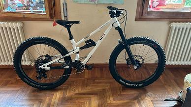 Commencal dh  24”