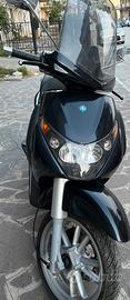 Beverly 250 con bauletto