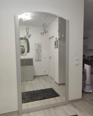 Specchio per ingresso con appendiabiti 