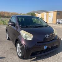 TOYOTA iQ