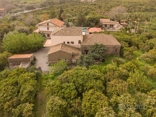 Antica casa padronale con palmento panoramico