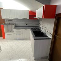 Cucina Angolare con penisola