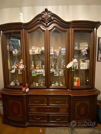 Vetrina e credenza in legno anni '60-'70