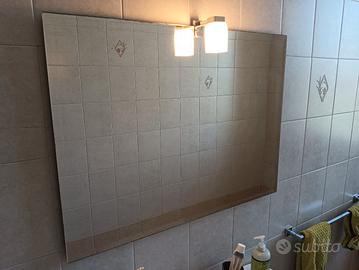 Specchio da bagno con luce
