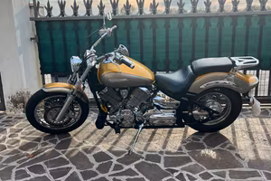 Motocicletta Yamaha dragstar 1100