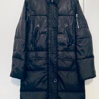 Piumino a cappotto nero con cappuccio