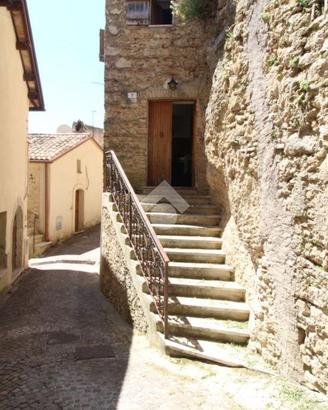 3 LOCALI A ROCCA SINIBALDA