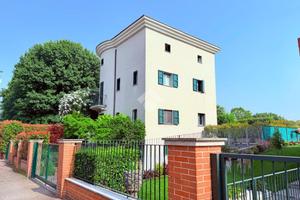 VILLA SINGOLA A BOLLATE