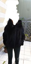 giaccone nero in ecopelliccia