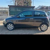 Lancia y